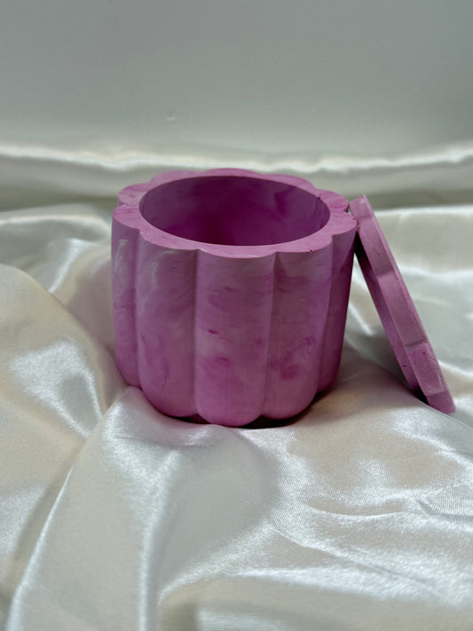 Pot marbré rose de rangement en plâtre