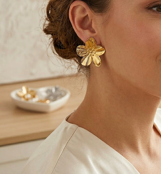 Boucles d’Oreilles Fleur en Acier Inoxydable – Élégance Florale